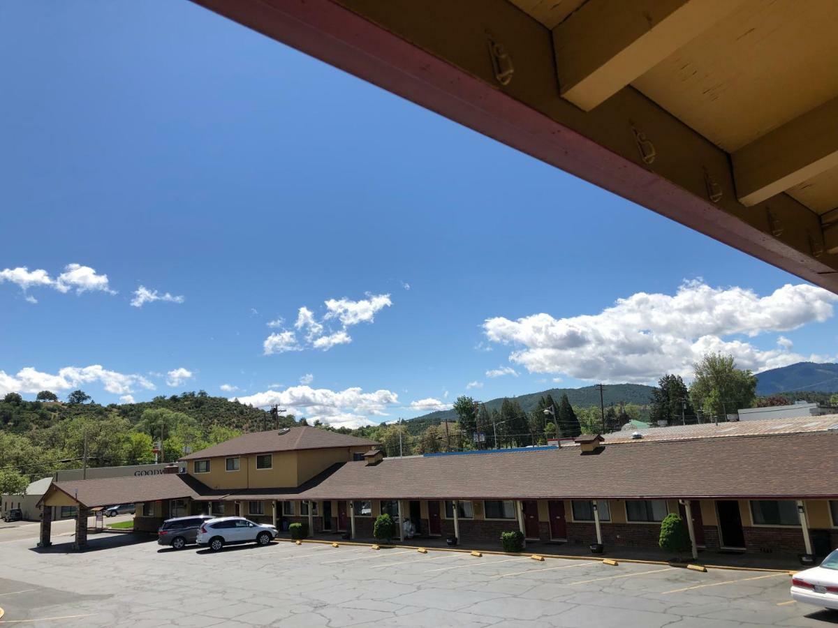 Klamath Motor Lodge Yreka Extérieur photo